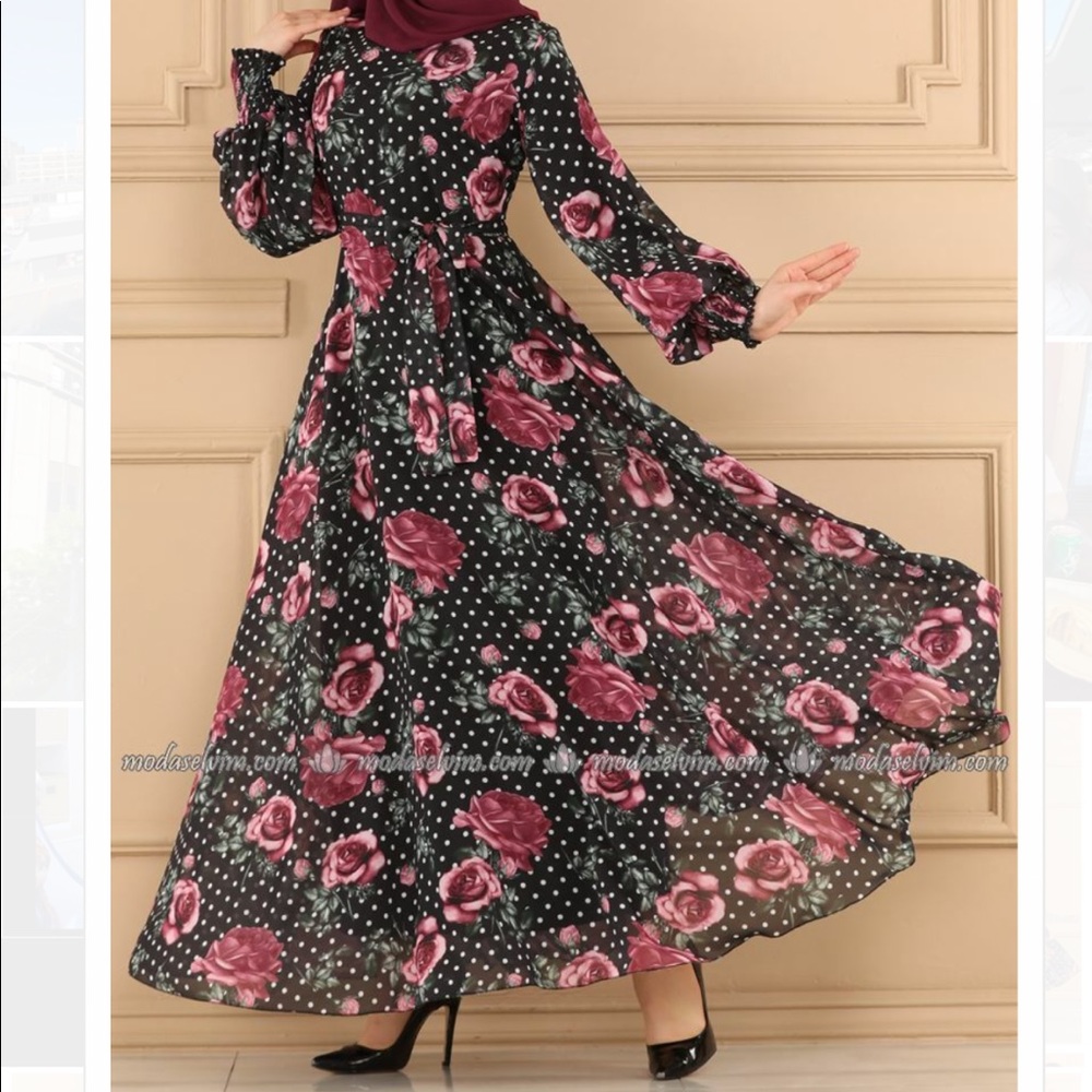 Polka dot dress with flowers